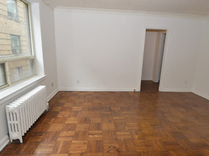 Bachelor apartment for rent in TORONTO 