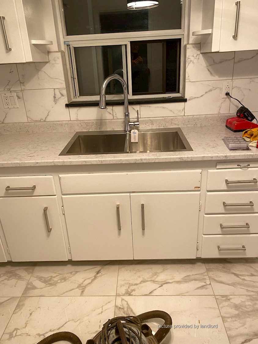 For rent 17 Dwight Avenue Toronto, 2 bdrm Viewit 223021