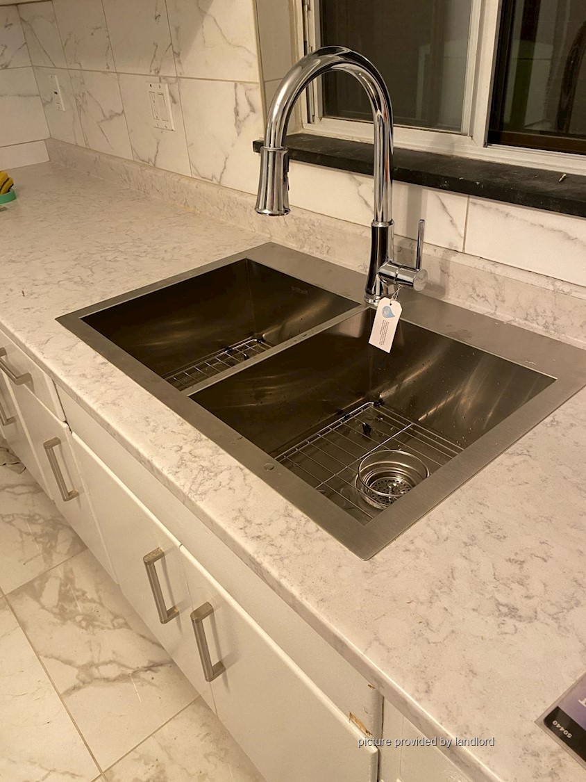 For rent 17 Dwight Avenue Toronto, 2 bdrm Viewit 223021