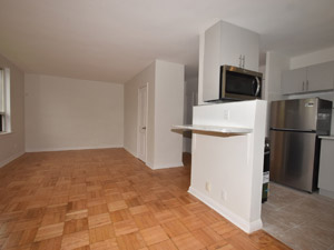 Bachelor apartment for rent in ETOBICOKE 