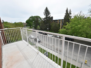 Bachelor apartment for rent in ETOBICOKE 