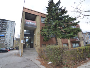 Rental Low-rise 39 Torrens Ave, East York, ON