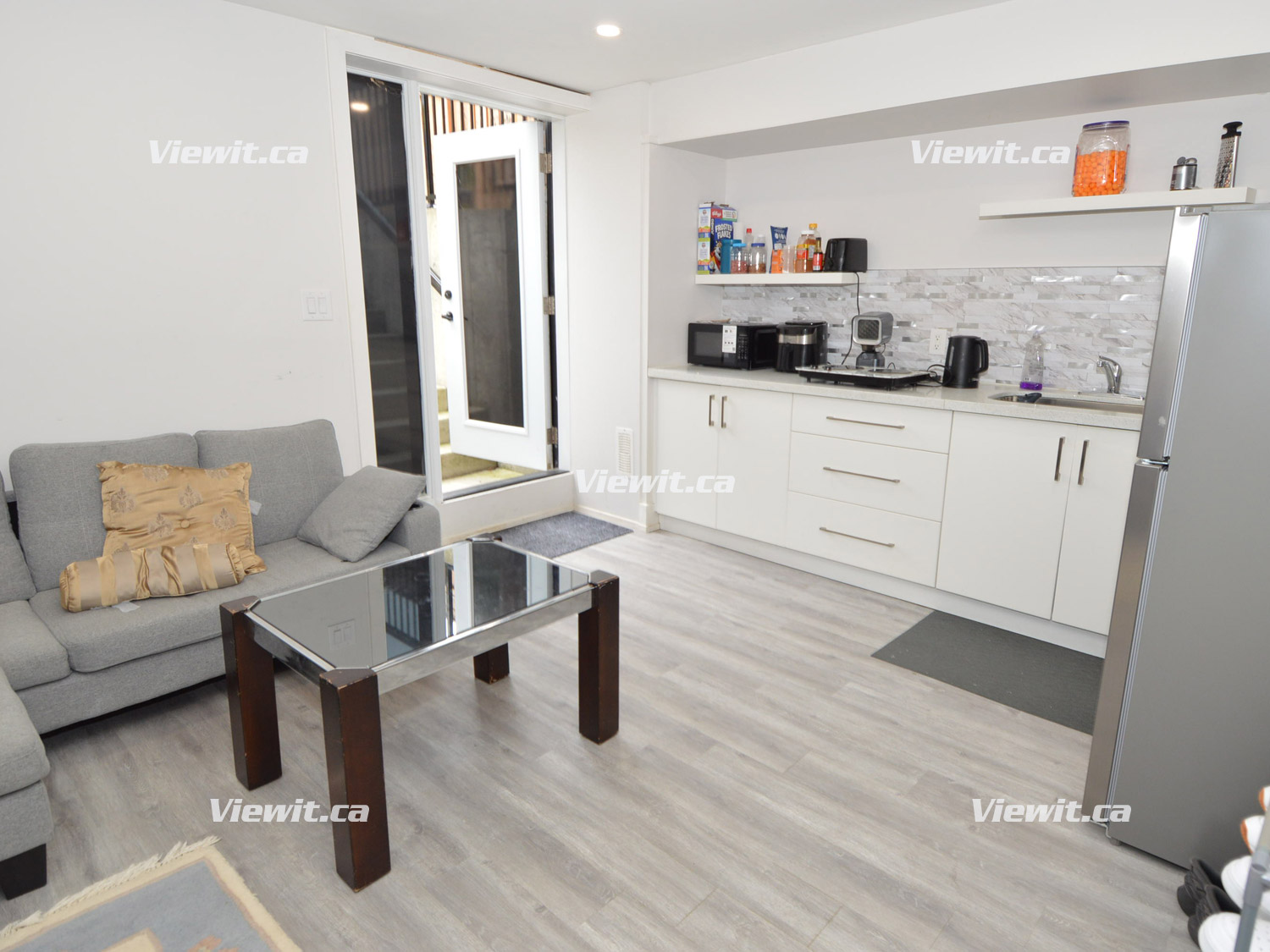 Horner-Browns Line Etobicoke, 1 bdrm 3