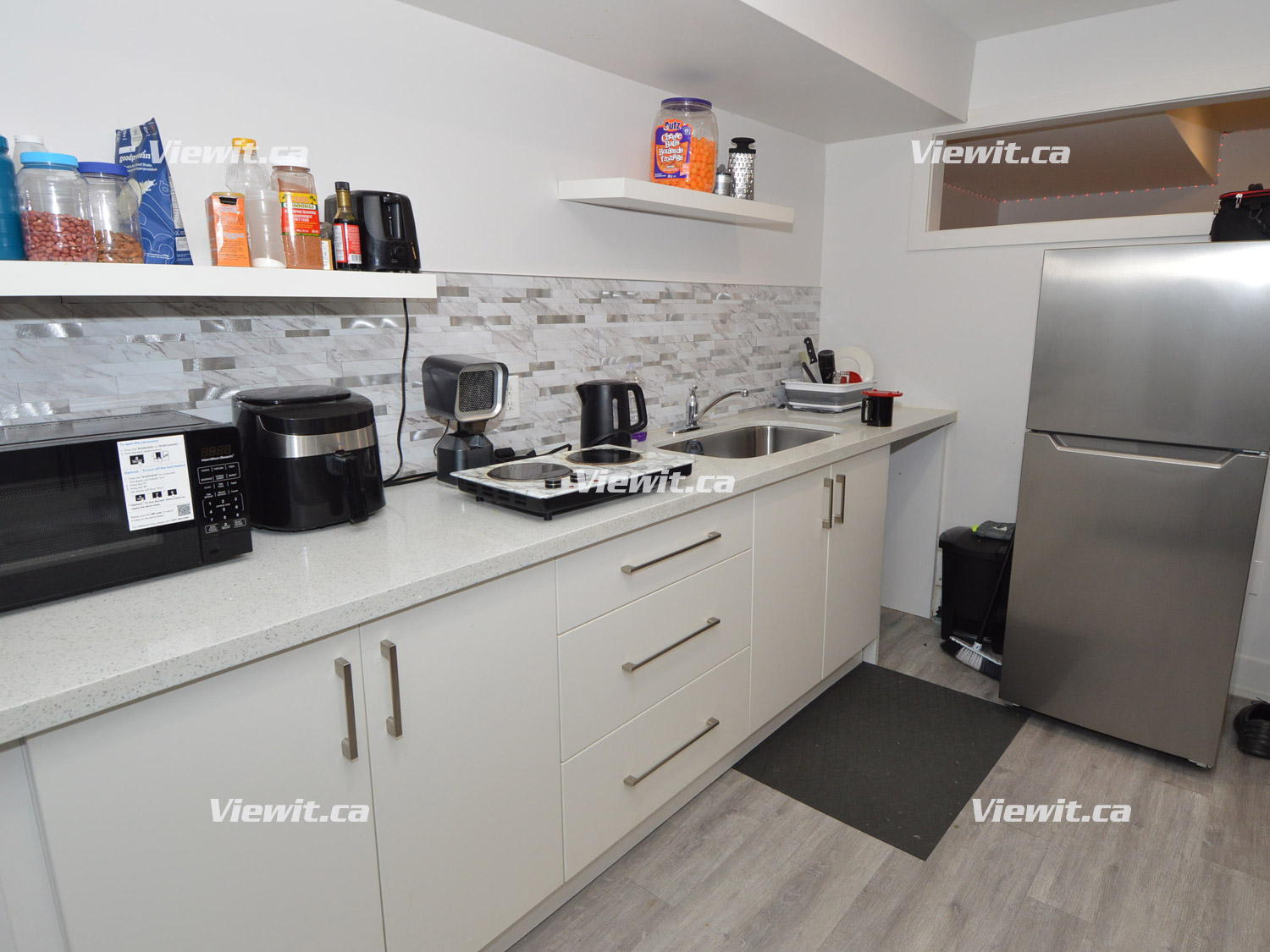 Horner-Browns Line Etobicoke, 1 bdrm 4