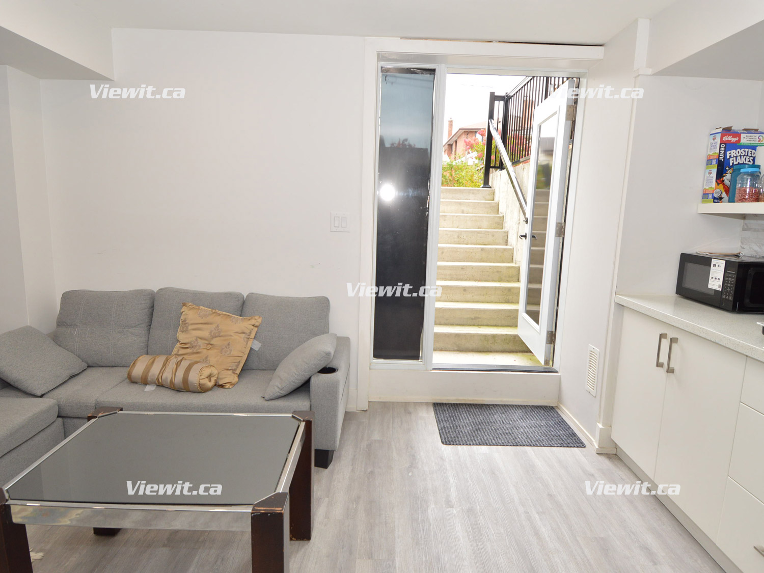 Horner-Browns Line Etobicoke, 1 bdrm 2