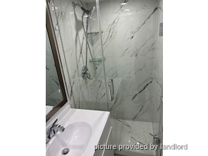 Bachelor apartment for rent in AJAX