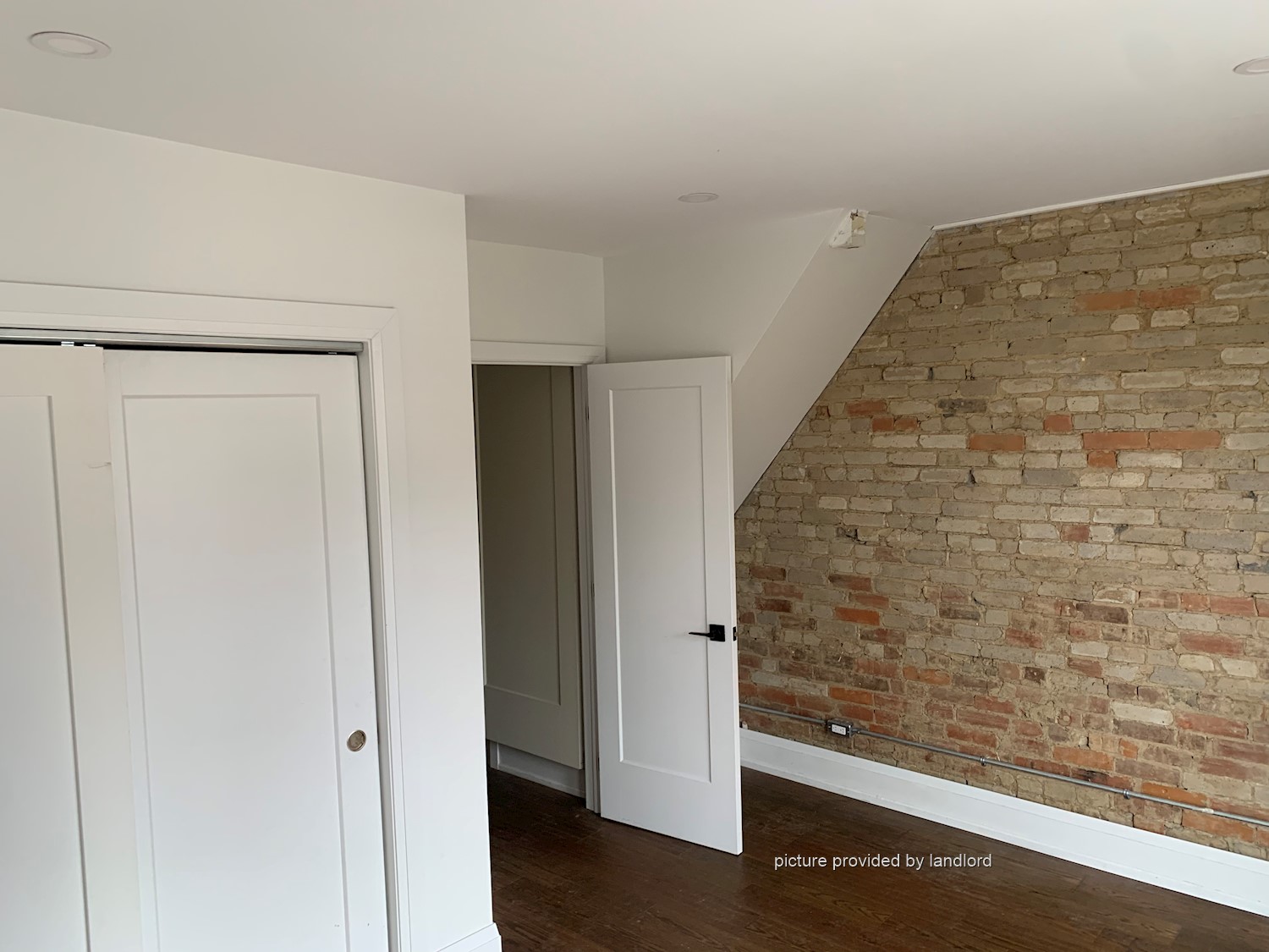 For rent Bloor StDundas St W Toronto, 2 bdrm Viewit 228558