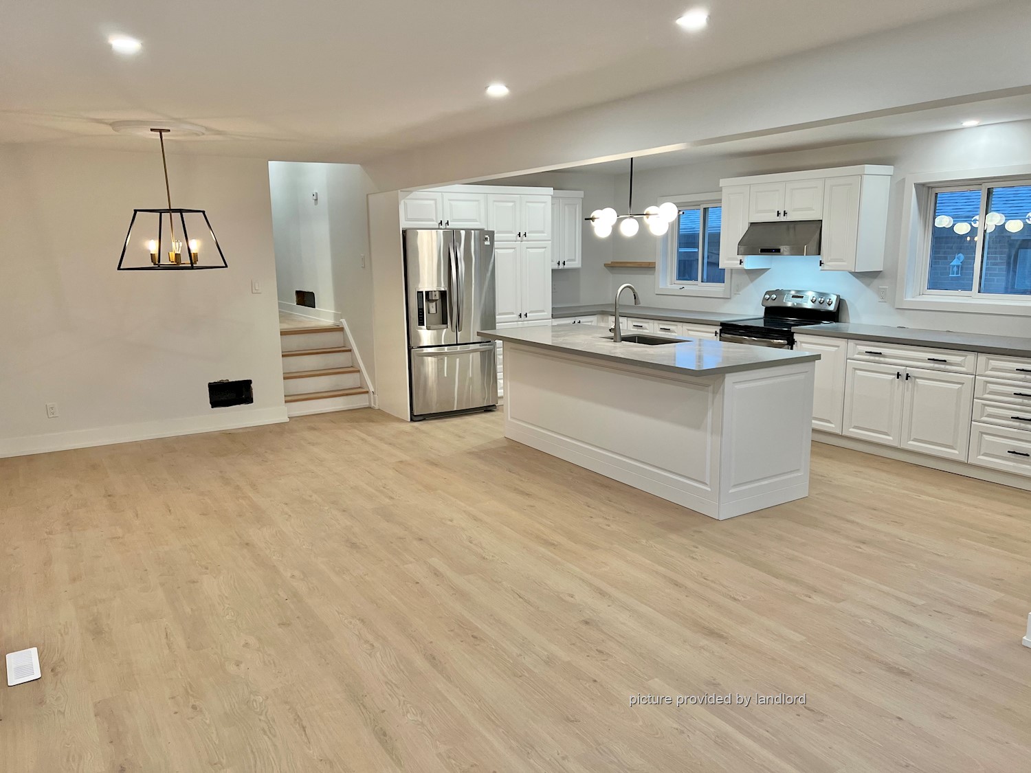 For rent CawthraDundas Mississauga, 3+ bdrm Viewit 228620