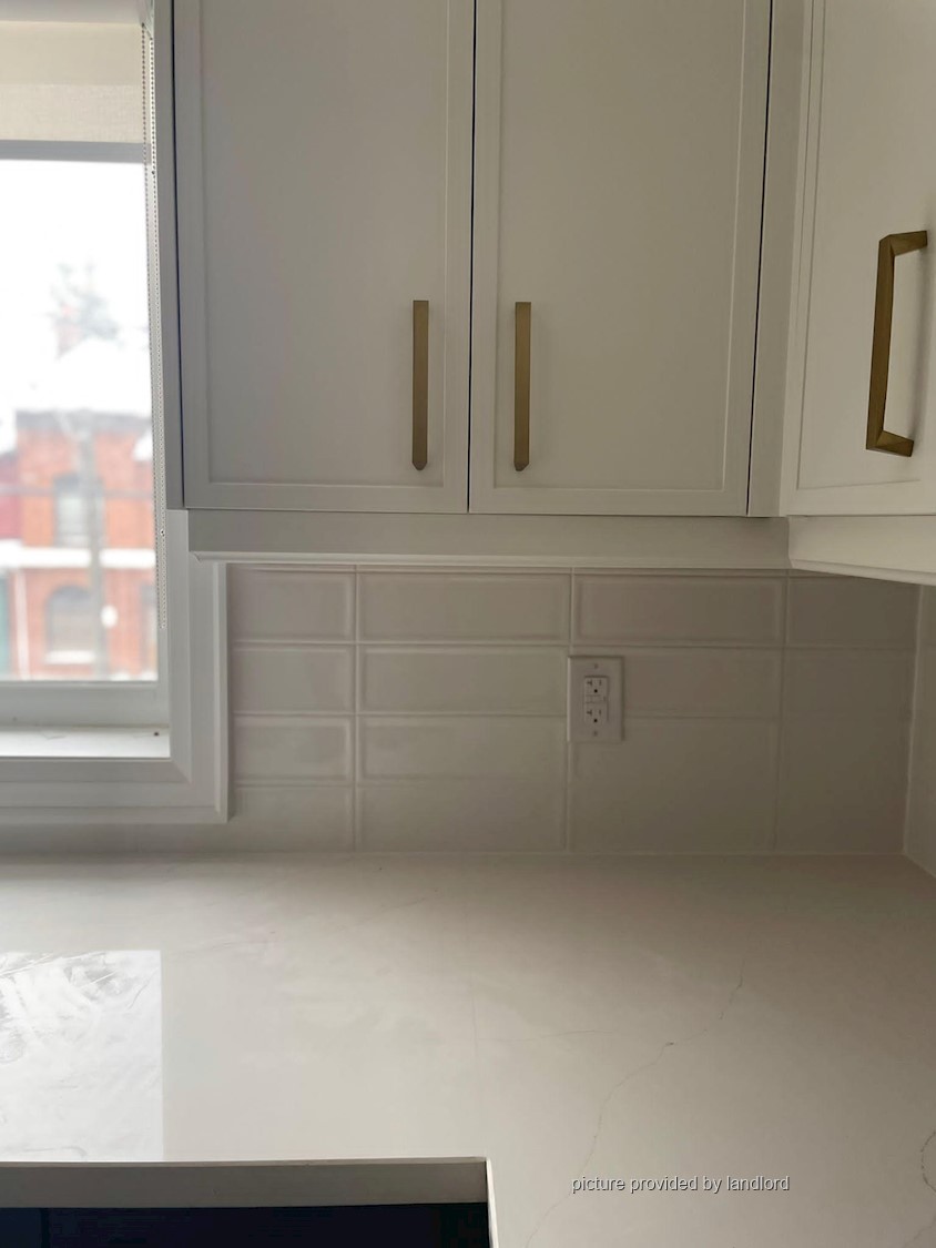 For rent High Park Toronto, 2 bdrm Viewit 229120