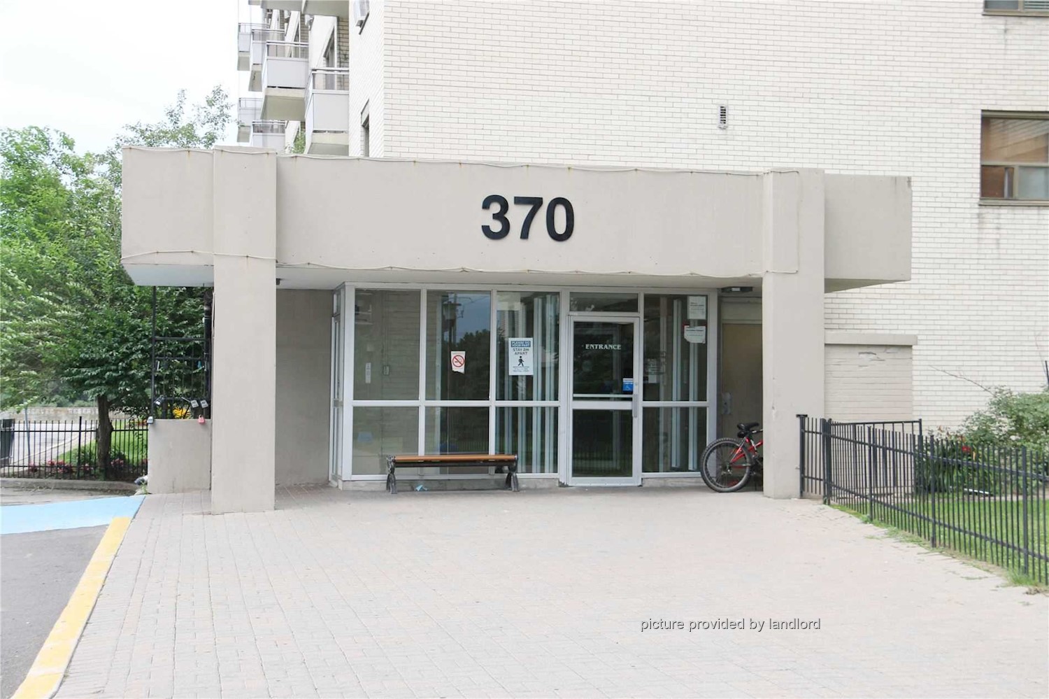 For rent 370 Dixon Road Toronto, 2 bdrm Viewit 230617