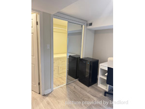 Room / Shared apartment for rent in TORONTO