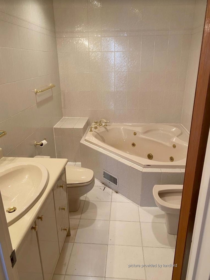 For rent SheppardKeele North York, Room Viewit 231335