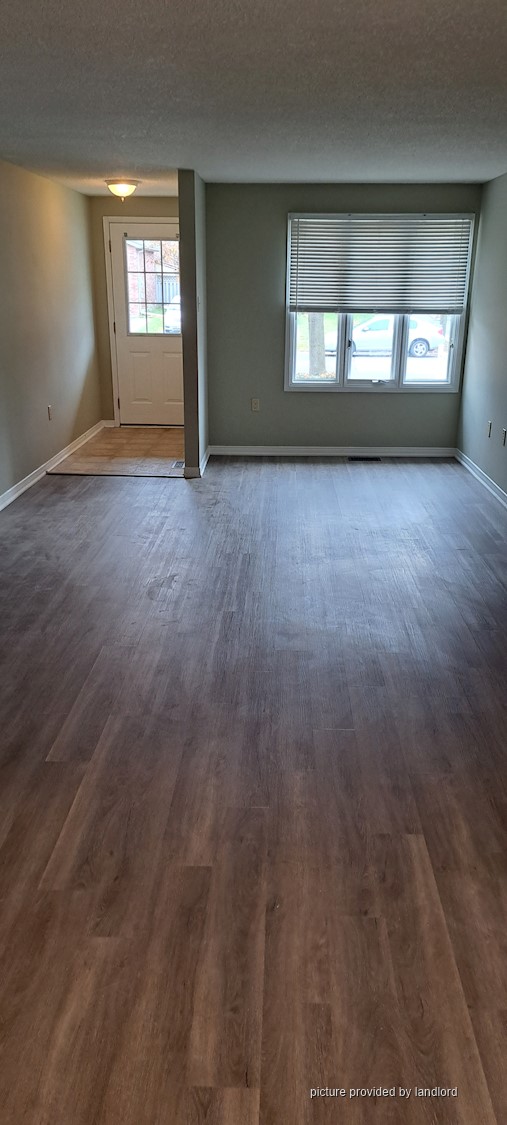 For rent Ferguson Dr.Longman Barrie, 2 bdrm Viewit 231504