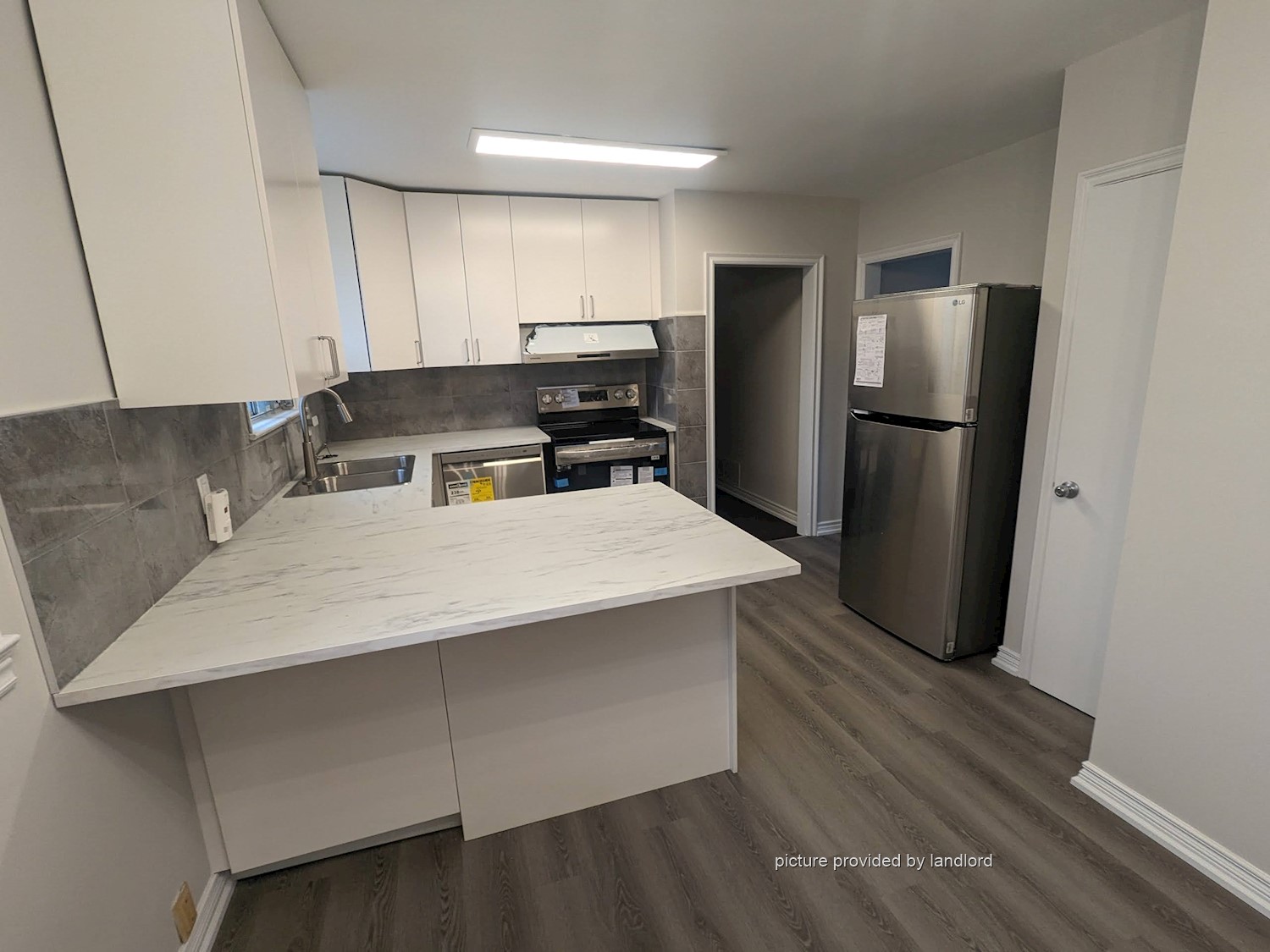 For rent Yonge St.Clark Ave Markham, 3+ bdrm Viewit 232333