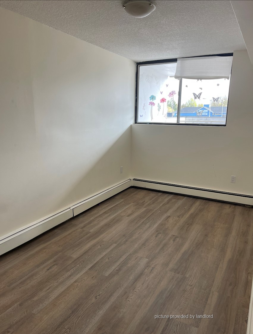 For rent 10330 Yonge St Richmond Hill, 3+ bdrm Viewit 232694