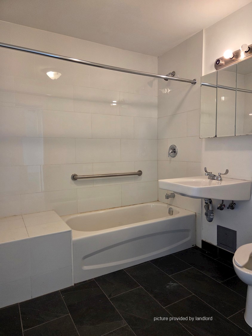 301 Park Lawn Rd Etobicoke, 2 bdrm 4