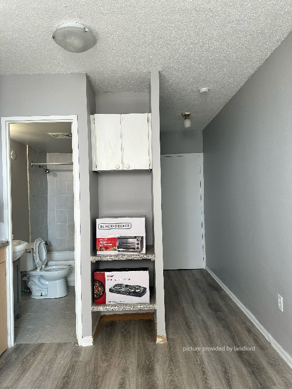 For rent 1011 Lansdowne Ave Toronto, Bach Viewit 232936