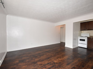 Bachelor apartment for rent in YORK