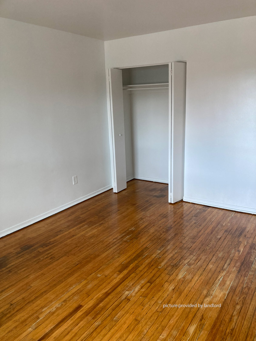 For rent 2030 Bluefields Dr Burlington, 3+ bdrm Viewit 233465