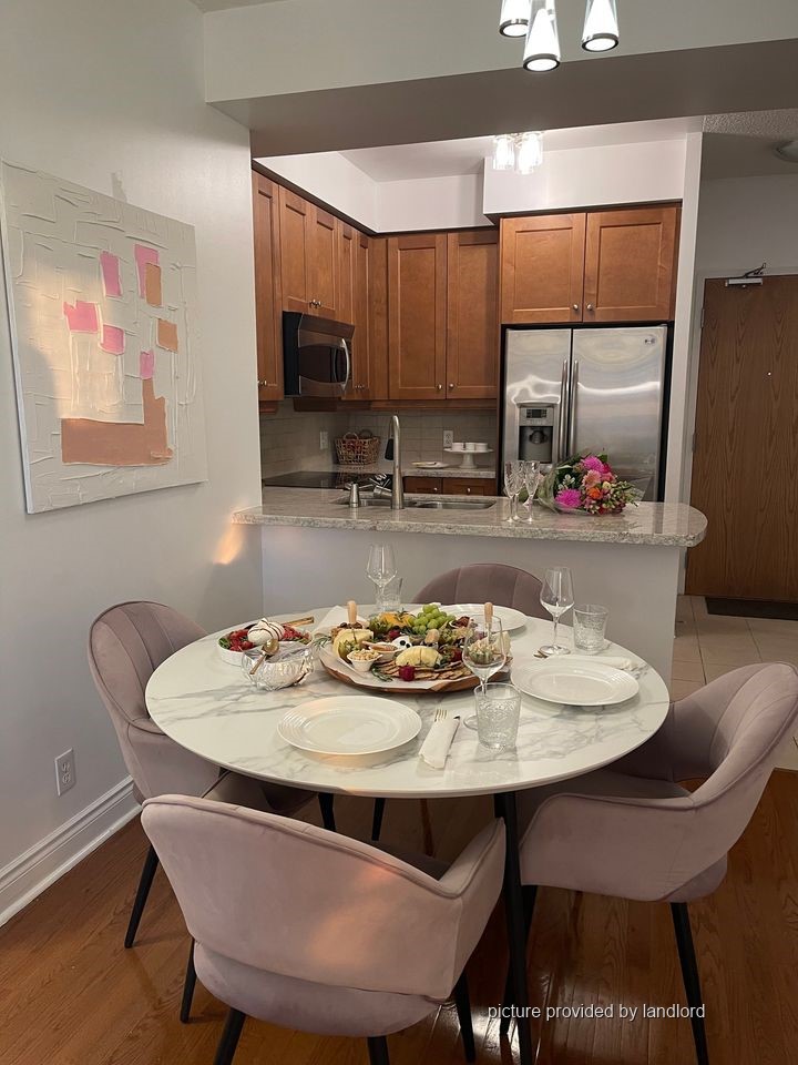 For rent Lake Shore Blvd West Toronto, 2 bdrm Viewit 233952