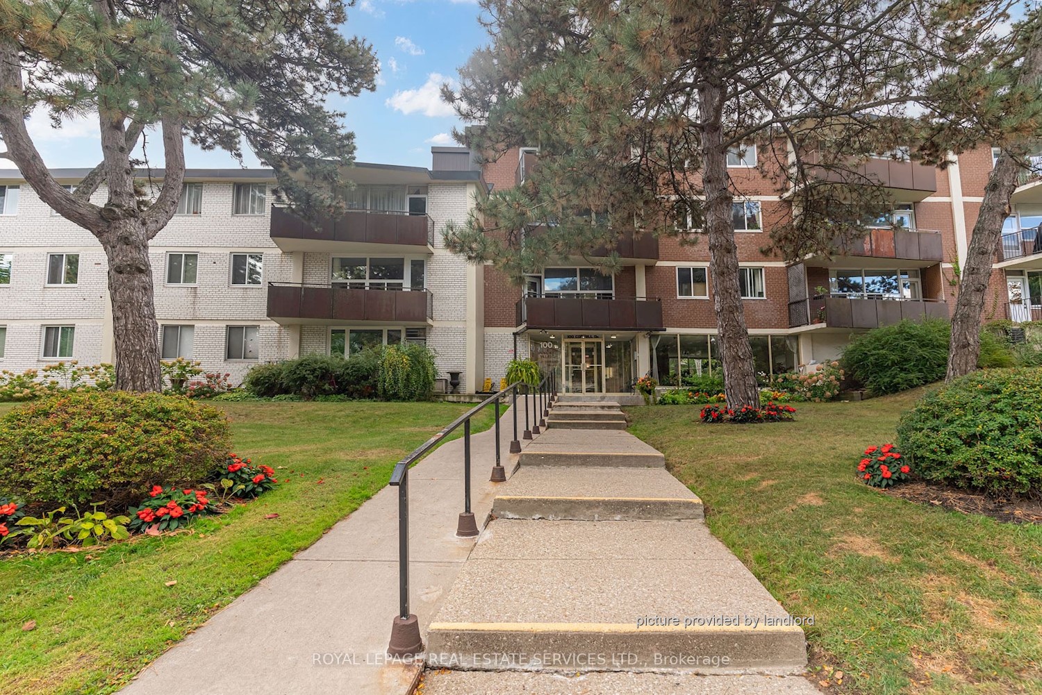 For rent 100 Coe Hill Drive Toronto, 2 bdrm Viewit 235323