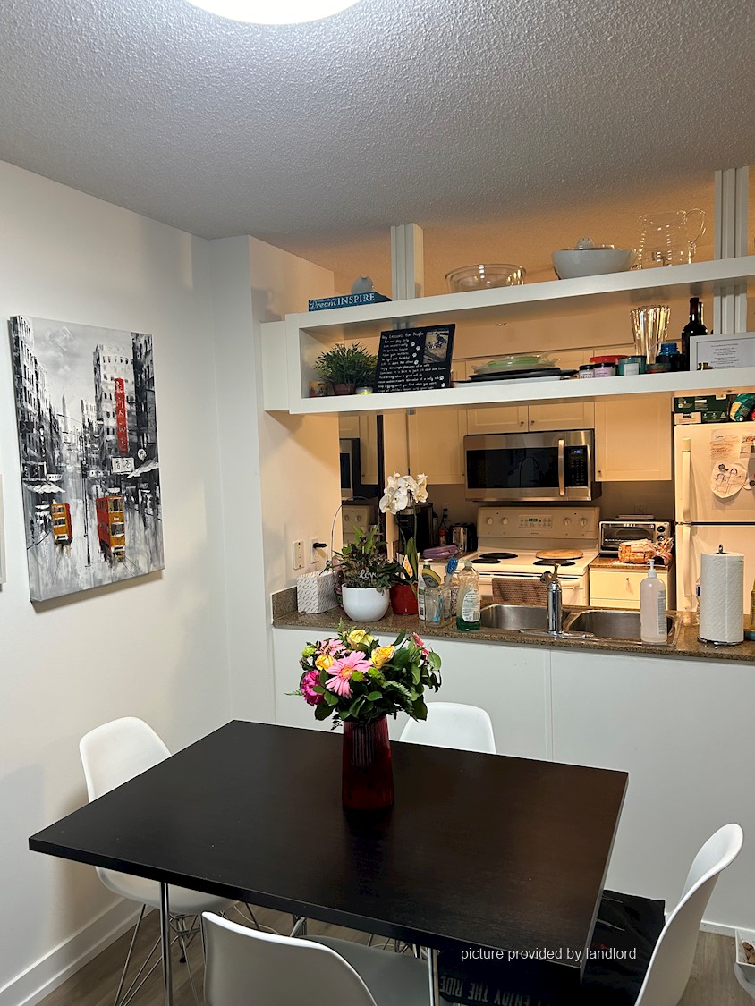 For rent Front St WBlue Jays Toronto, 2 bdrm Viewit 235393
