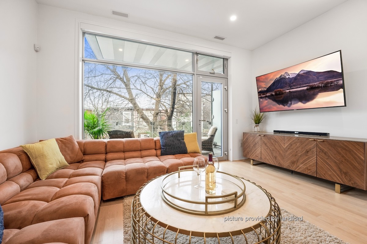 For rent Broadview AveDundas Toronto, 2 bdrm Viewit 235643