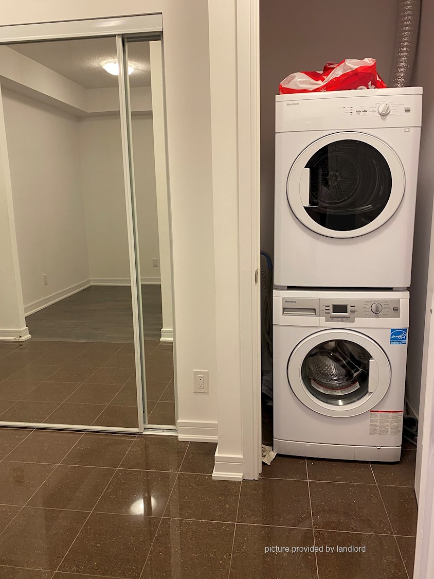 For rent Yonge16Th Richmond Hill, 1 bdrm Viewit 235824