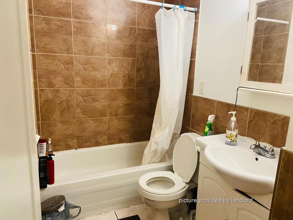 For rent 120 Kitchener Road Toronto, 3+ bdrm Viewit 236601