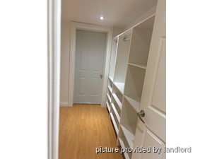 Room / Shared apartment for rent in TORONTO