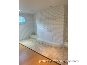 Room / Shared apartment for rent in TORONTO