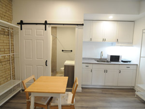 Bachelor apartment for rent in EAST YORK  