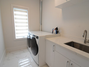 Room / Shared apartment for rent in ETOBICOKE   