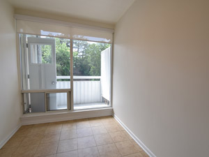 Bachelor apartment for rent in ETOBICOKE      