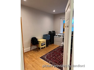 Room / Shared apartment for rent in TORONTO