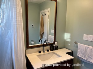 Room / Shared apartment for rent in TORONTO