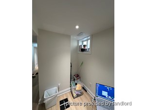 Room / Shared apartment for rent in TORONTO