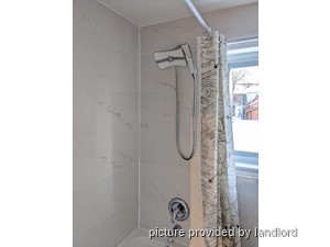 Room / Shared apartment for rent in TORONTO