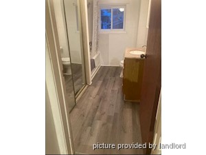 Room / Shared apartment for rent in TORONTO