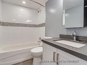 Bachelor apartment for rent in Scarborough