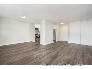 Bachelor apartment for rent in Etobicoke