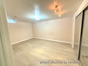 Room / Shared apartment for rent in TORONTO