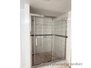 Room / Shared apartment for rent in TORONTO