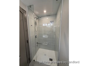 Room / Shared apartment for rent in TORONTO