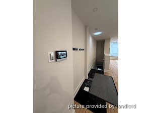Room / Shared apartment for rent in TORONTO