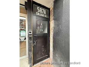 Room / Shared apartment for rent in TORONTO