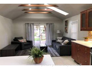 Room / Shared apartment for rent in TORONTO