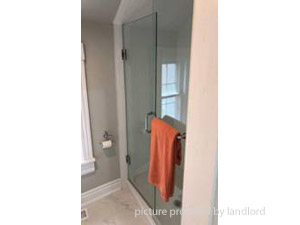 Room / Shared apartment for rent in TORONTO