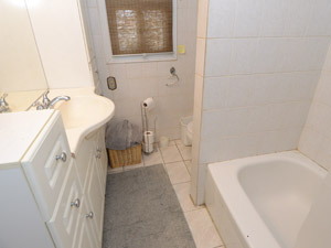 Room / Shared apartment for rent in TORONTO