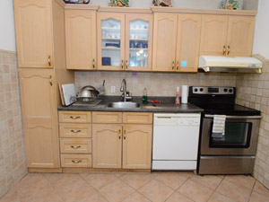 Room / Shared apartment for rent in TORONTO